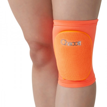 Наколенник надёжно защищает коленный сустав от ушибов, травм и повреждений, используется при растяжке и тренировках. Отлично впитывает пот и быстро высыхает, не создаёт влажного ощущения под коленями. Незаменим при занятиях художественной гимнастикой. Размеры в зависимости от обхвата колена: SS (24-30 см), S (28-34 см), M (32-38 см), L (36-42 см). Наколенники продаются по 1 шт. - если Вам нужна 1 пара, то необходимо заказывать 2 шт.