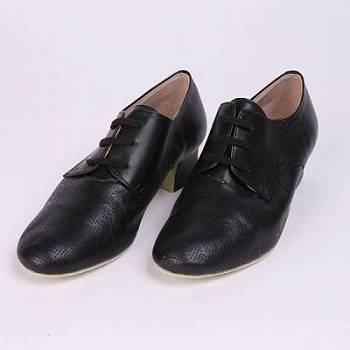Классические преподавательские туфли из натуральной кожи, с амортизирующей стелькой. Высота каблука: 3,5 см. Полнота: R.