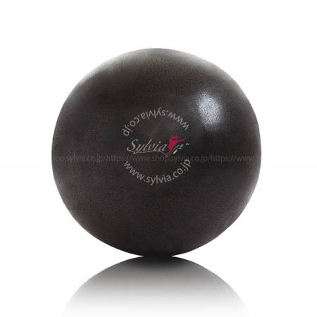 Мяч Core Master Ball предназначен для развития становых мышц и тренировки гибкости, необходимых для поддержания красивых поз. Мяч можно сдуть и компактно переносить, чтобы тренироваться в любом удобном месте. В сдутом состоянии помещается в любую небольшую сумку. Мяч не требуется надувать до упора — достаточно накачать его до ~85%.