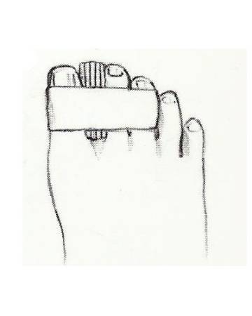 Эластичная гипоаллергенная хирургическая лента, идеально подходящая для обмотки пальцев ног. Размер: 2,5 см х 5 м. В упаковке: 1 рулон. Производство: США.